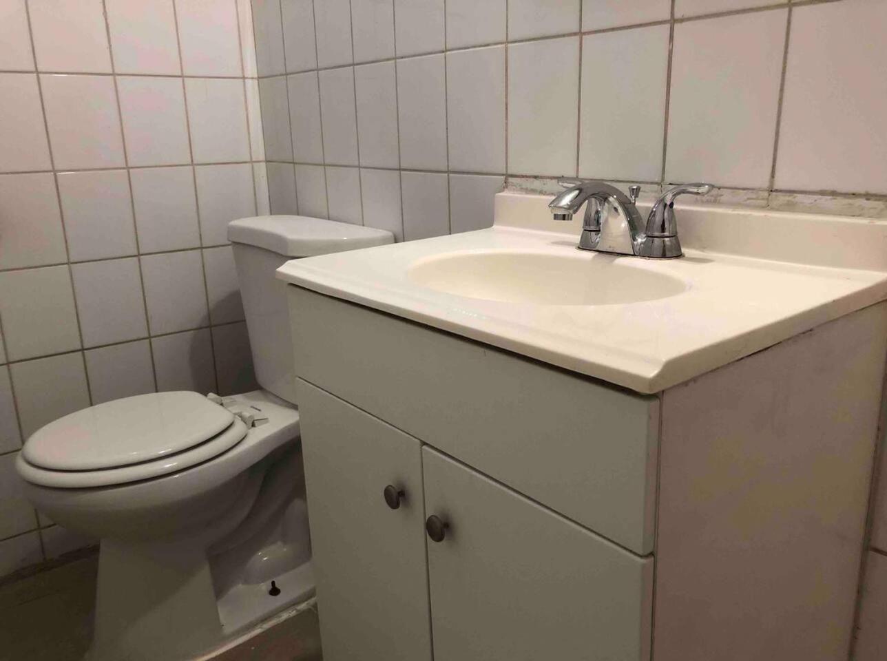 Spacious And Bright 2 Bedroom Apartment With 1 Bathroom And Private Street Entrance Paterson Exterior photo