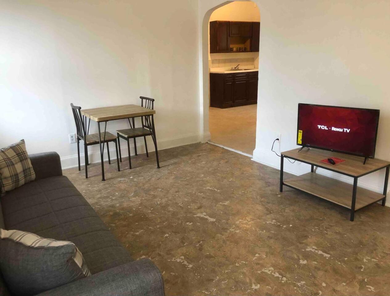 Spacious And Bright 2 Bedroom Apartment With 1 Bathroom And Private Street Entrance Paterson Exterior photo